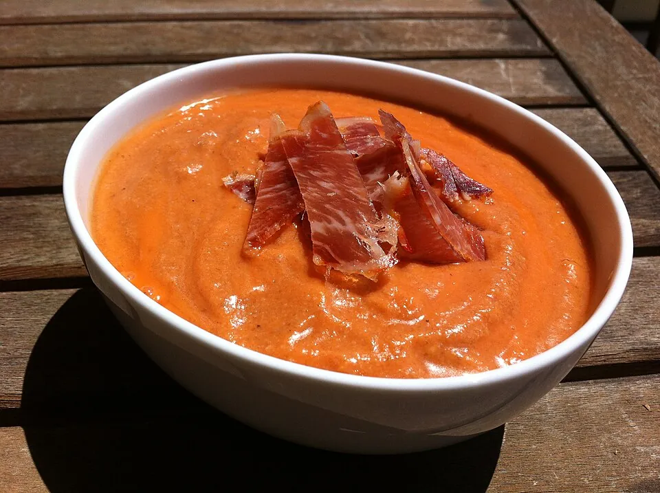 A bowl of Córdoba salmorejo.